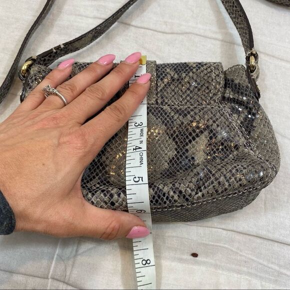 Michael Kors Charlton‎ Snakeskin Crossbody Gold Lock Mini Crossbody Bag - Picture 16 of 16